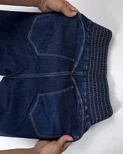 50% OFF - Calça Jeans Skinny Flare com Cós Elástico